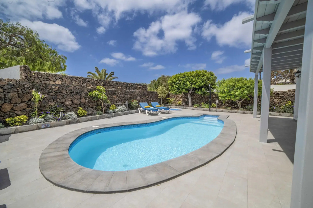Ananda (L1) in Tias with 4 bedrooms and 4 bathrooms