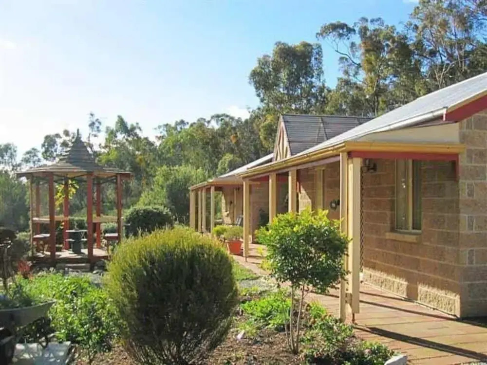Riesling Trail & Clare Valley Cottages