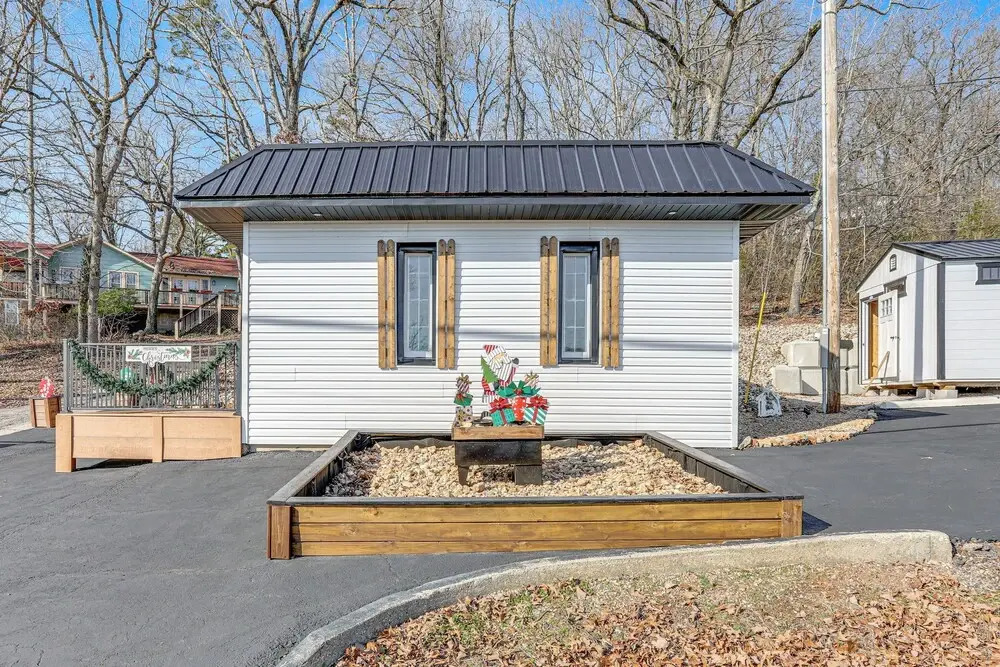 Walk to Current River: Ozarks Adventure Home!