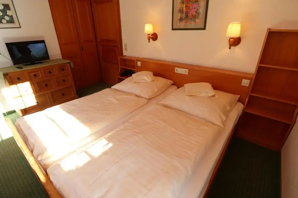 Höhenpension Glashütte Bed&Breakfast Frühstückspension Hotel GARNI