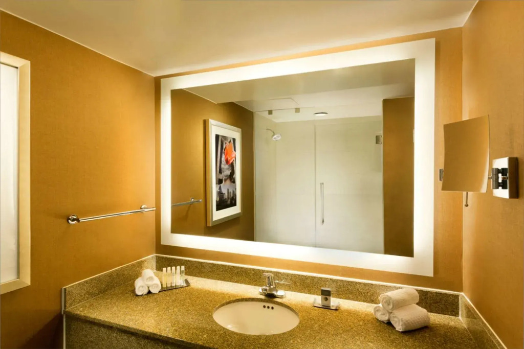 DoubleTree by Hilton Hotel Dallas Campbell Centre