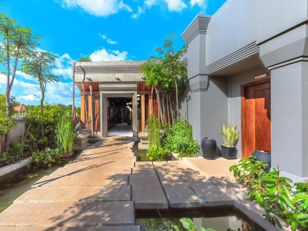 Cheata Residence