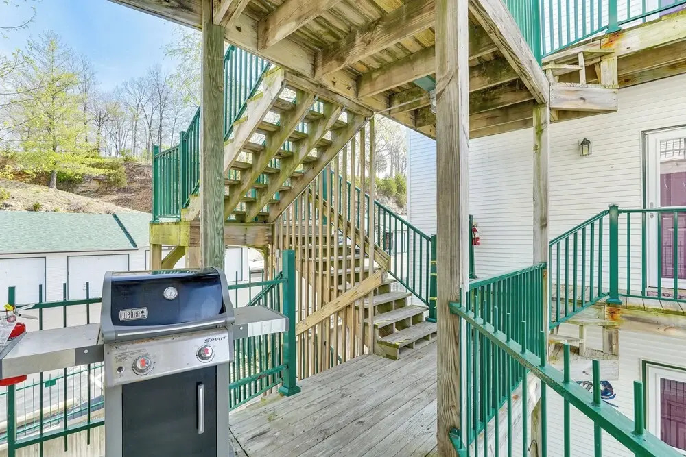 Pool Access at Waterfront Lake Ozarks Rental!