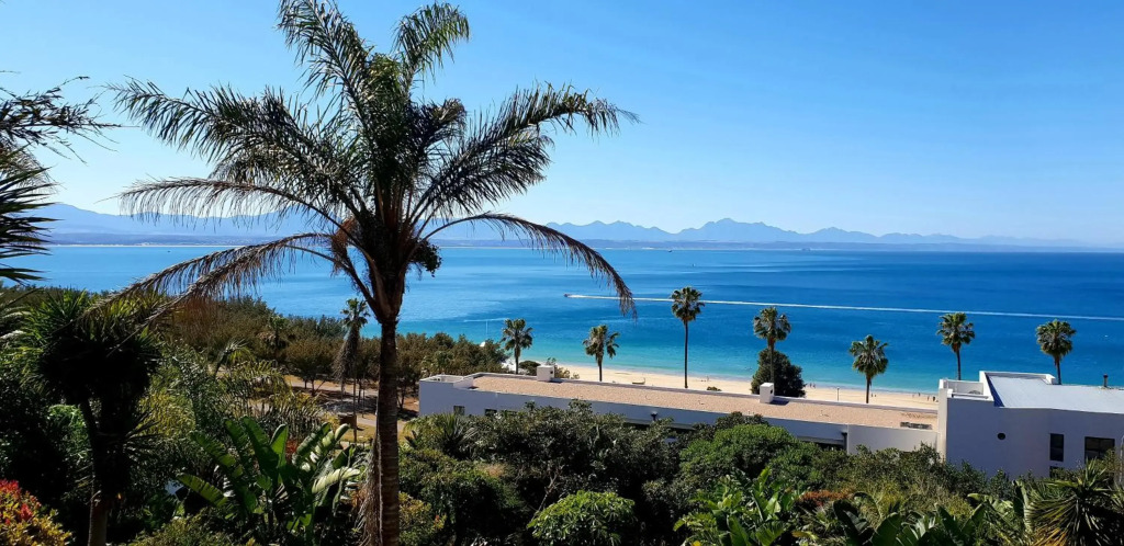 Blue Water Bay Holiday House