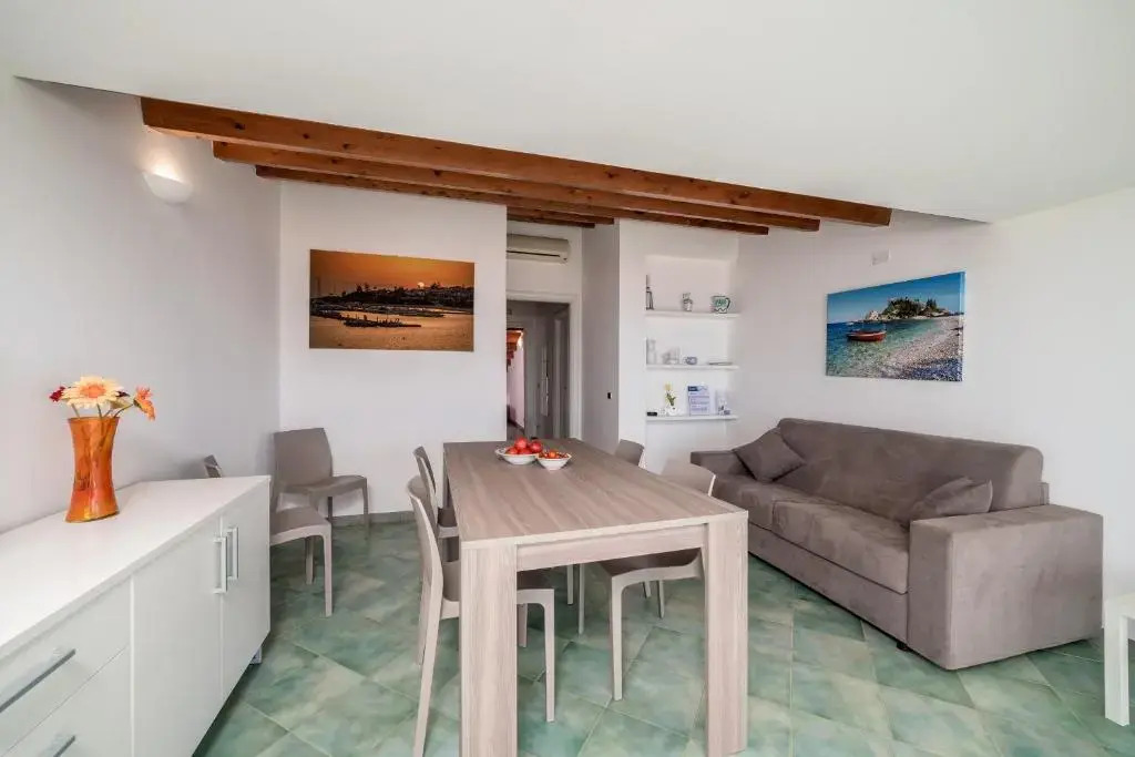 Archimede, appartamento con vista in centro a Marina di Ragusa