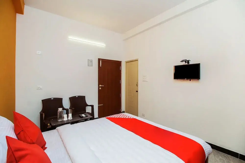 Hotel Cresant Park by OYO Rooms