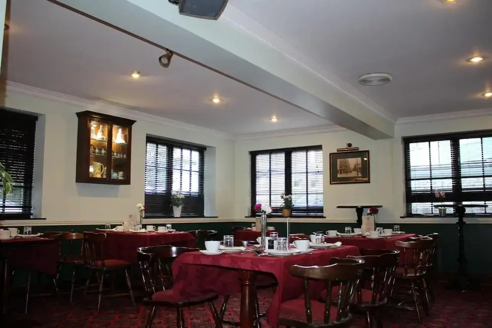 Ardmillan Hotel