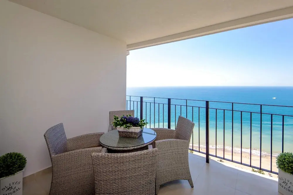 Stunning Upgraded Condo All Oceanfront