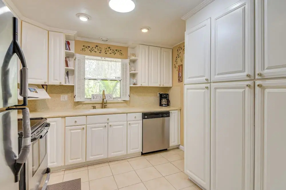 Pompano Beach Home w/ Pool & Dock ~ 4 Mi to Pier!