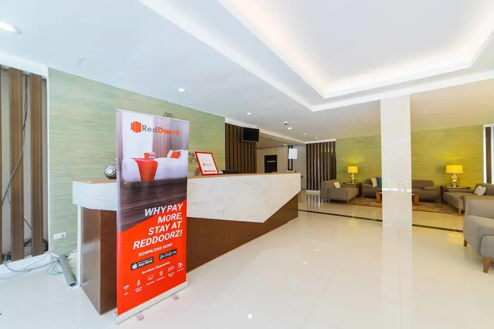 RedDoorz Premium @ Sta Rosa Tagaytay Road
