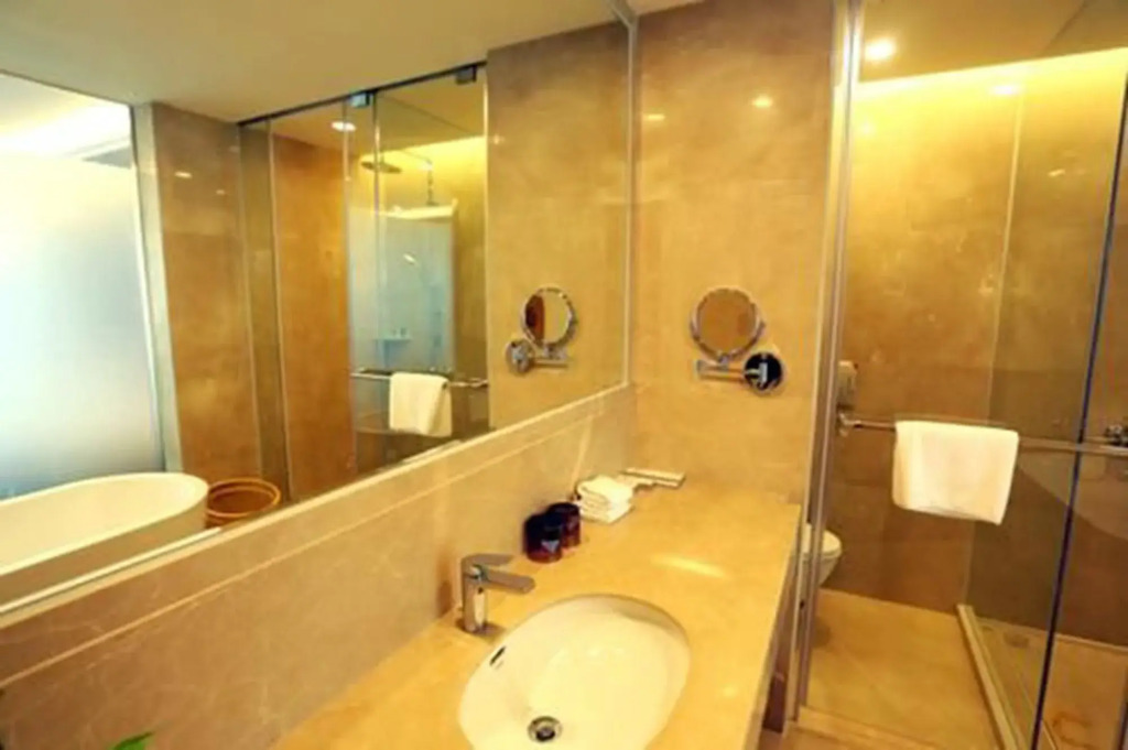 Shenzhen Baoan PLUS Gems Cube Hotel