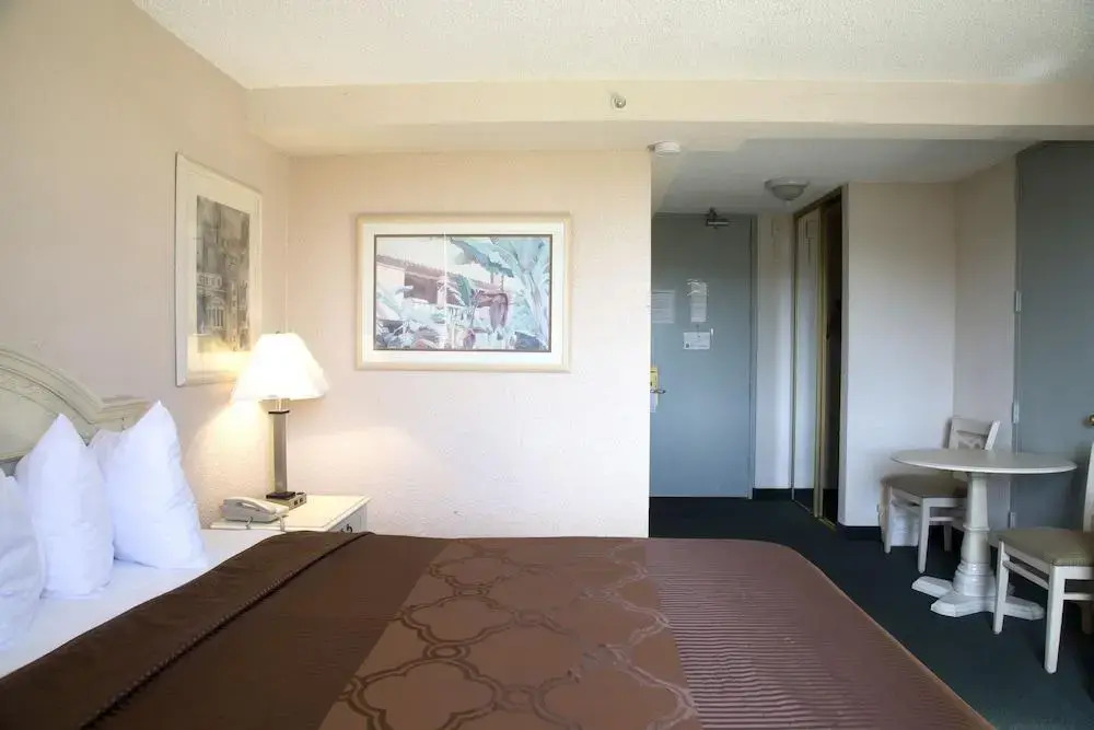 The Consulate Hotel
