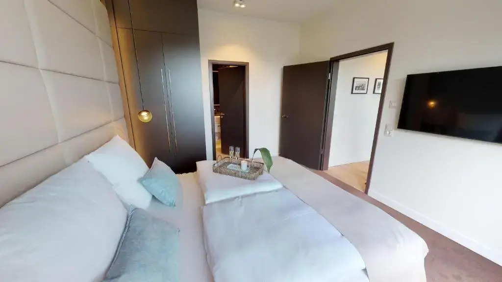 White Pearl Apartment 4.40