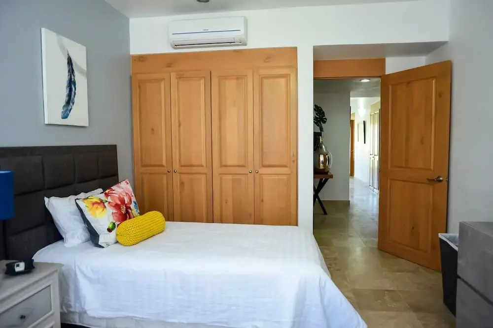 Peninsula 103 2 BR by Casago
