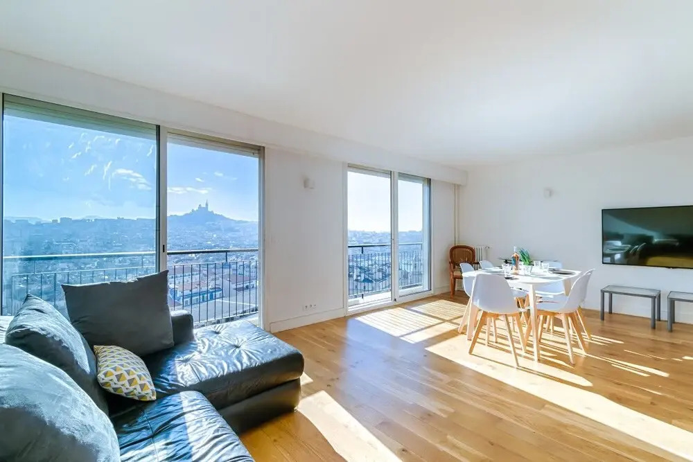 360 ° Panoramic View on ALL Marseille!