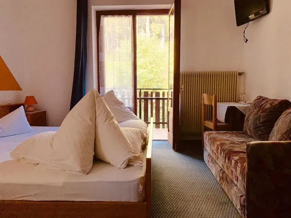 Albergo Laugen Restaurant Bar Pins Romana Camper Parking Area