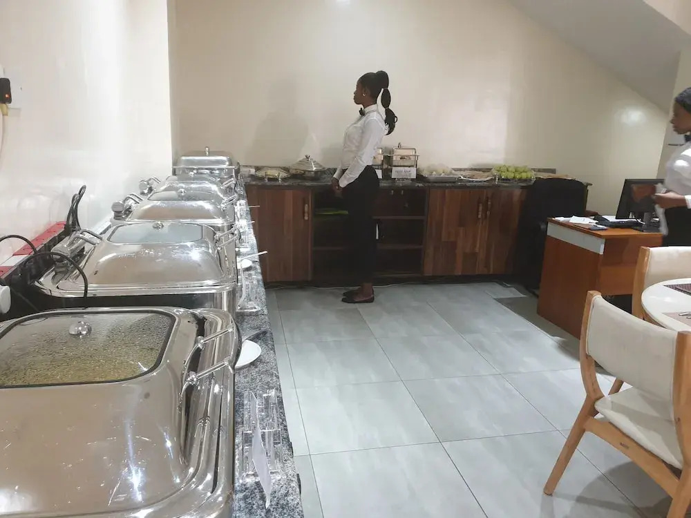 Maxbe Continental Hotel