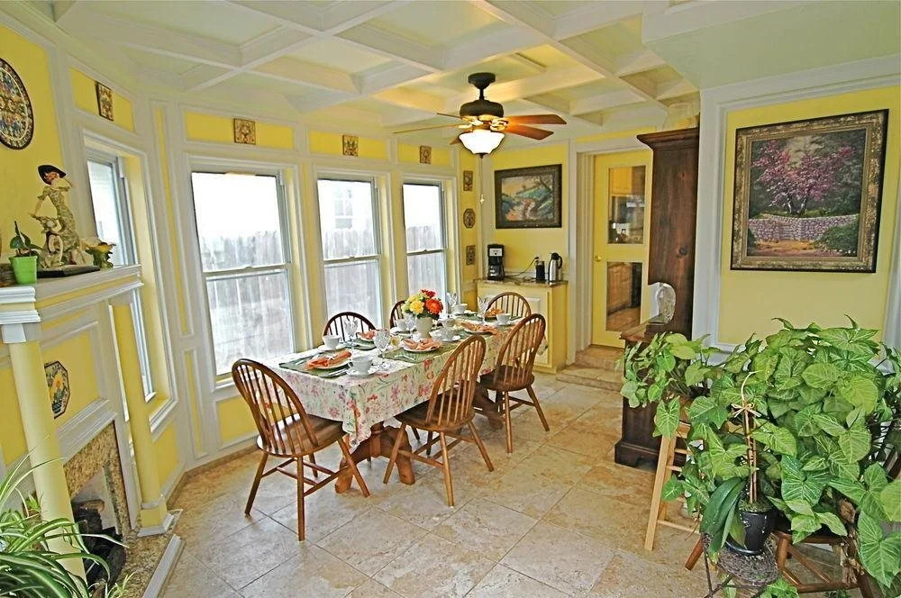 Southern Charm Lodging