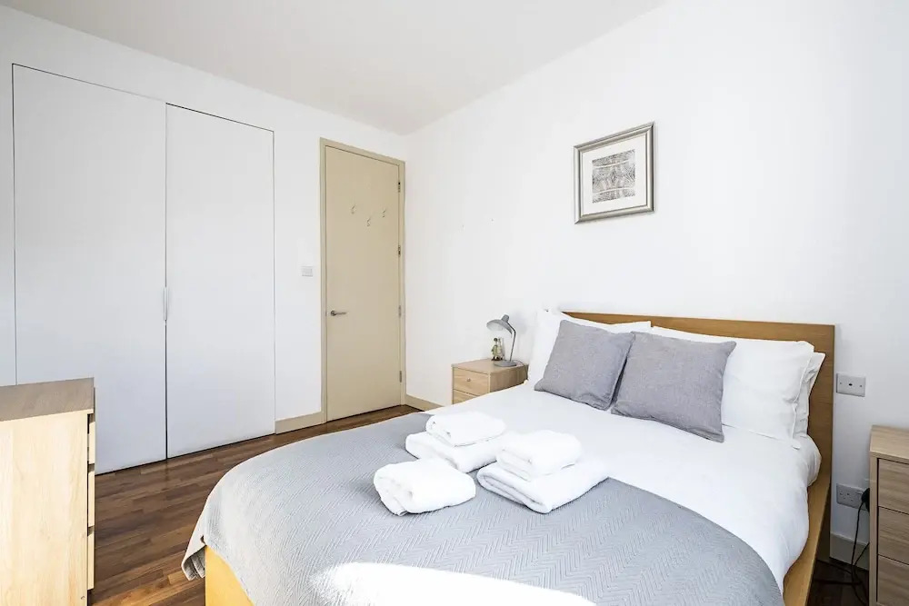 Royal College Apartments by Flexystays