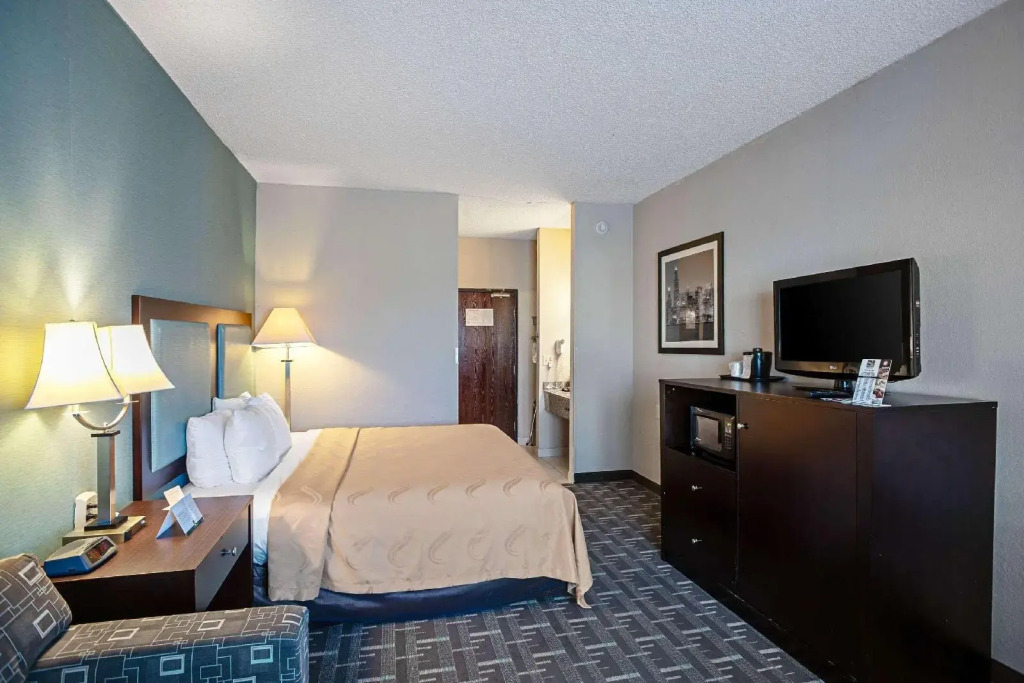 Quality Inn Galesburg near US Highway 34 and I-74