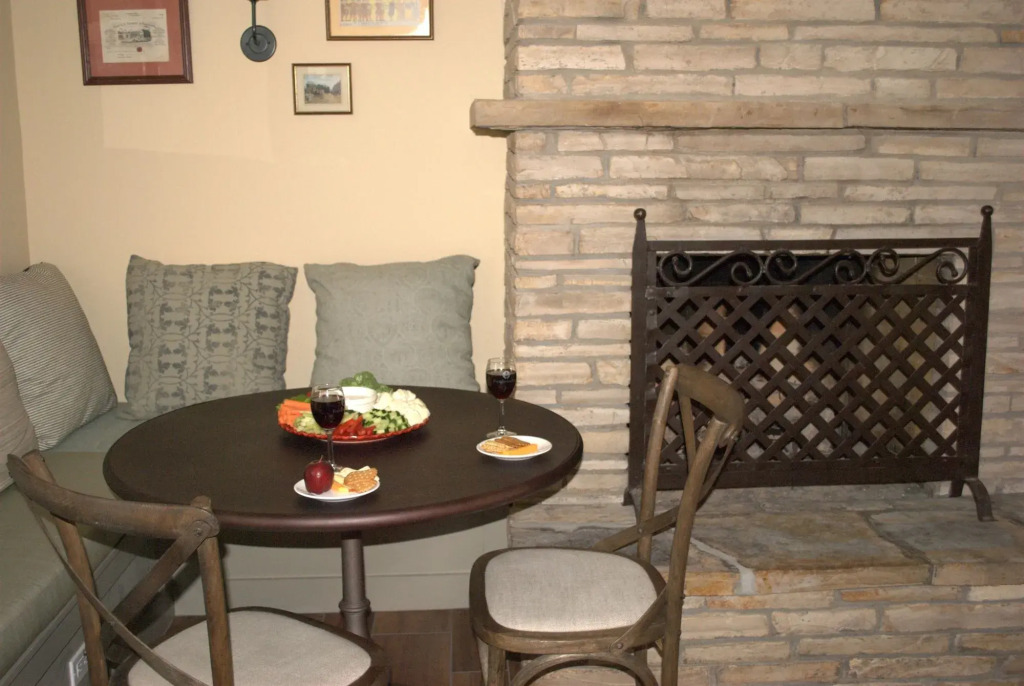 Coachmans Inn, A Four Sisters Inn