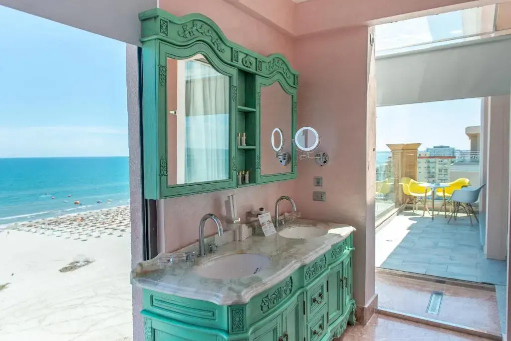 Phoenicia Royal