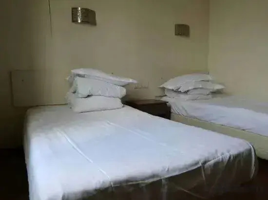 Huangying Hotel (Jungong Road Branch)