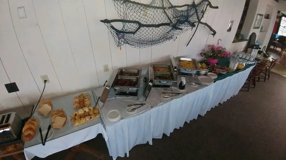Smugglers Cove Inn
