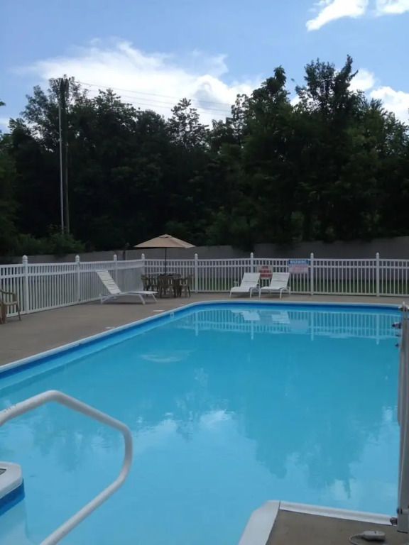 Super 8 by Wyndham Calvert City Kentucky Lake Area