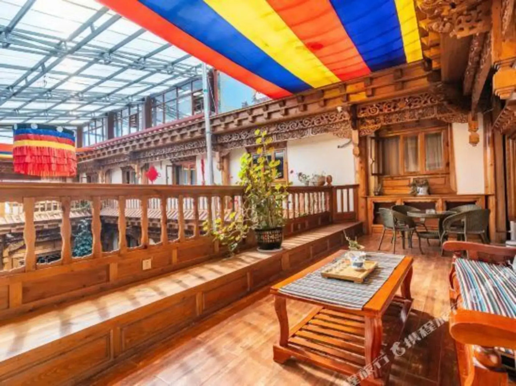 Shangri la Le Fu Ge Dan Inn (dukezong ancient city store)