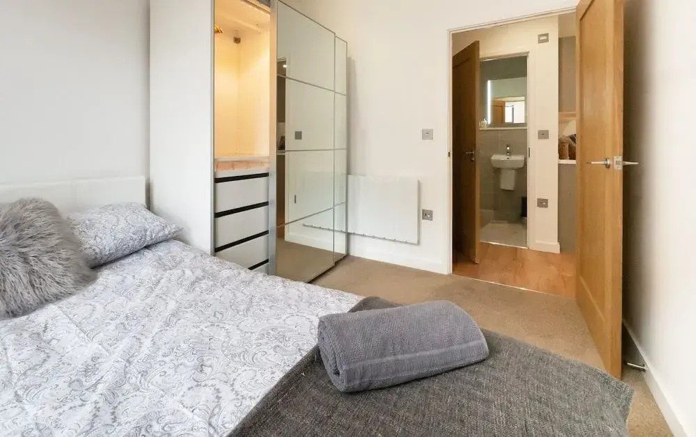 Luxury Reading Apartment