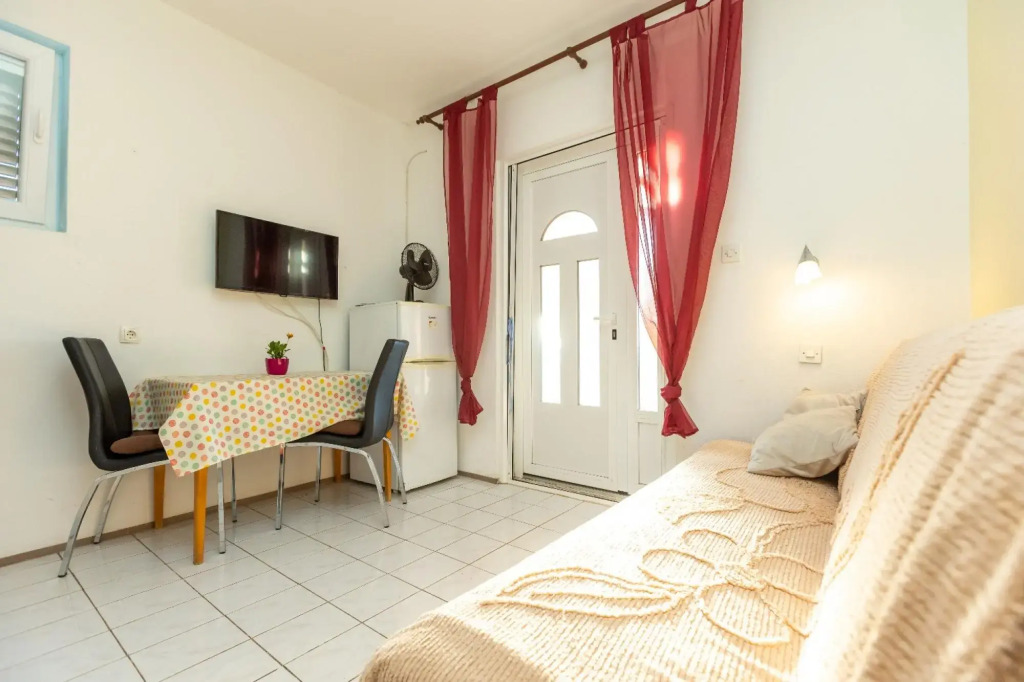 Vesna - 100 m from sea - A1(2+1)