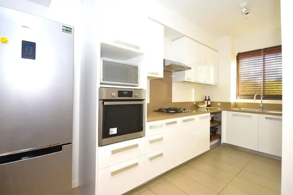 Apartment With 3 Bedrooms in Roches Noires, With Wonderful sea View, P