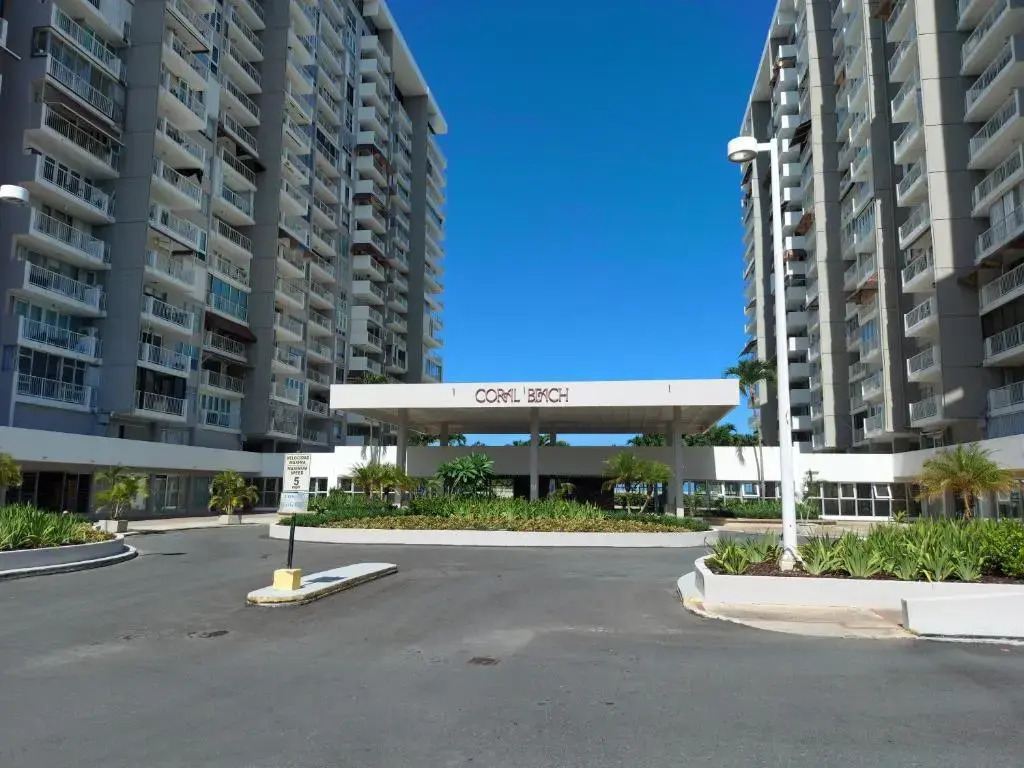 Coral Beach Isla Verde Beach Front Large 1 Bedroom Apt 208 Tower 1
