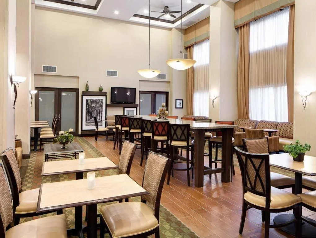 Hampton Inn & Suites Chicago/Saint Charles