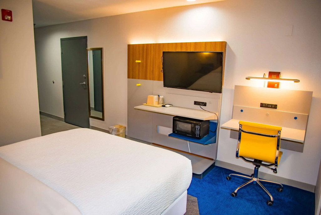Microtel Inn & Suites by Wyndham Daphne