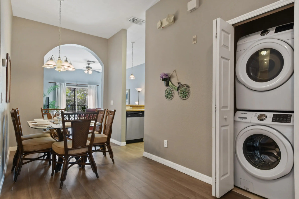 Bahama Bay- 3 bedroom Condo, 2 king beds sleeps 6, Davenport, US