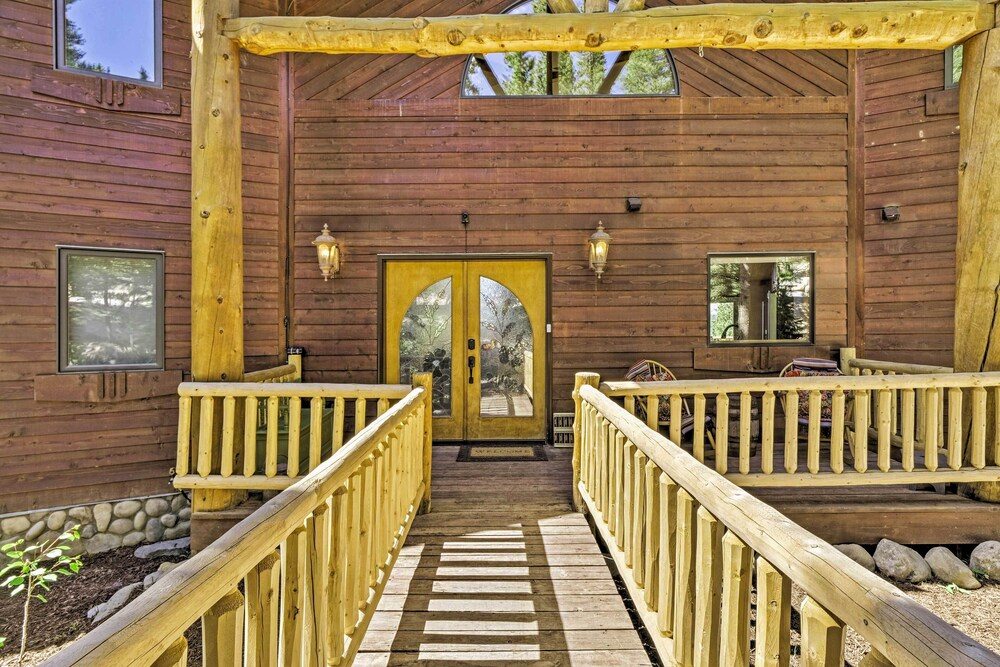 Spacious Fairplay Retreat w/ Hot Tub & Fire Pit!