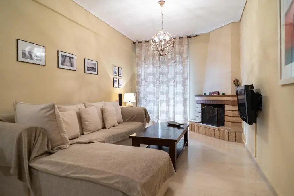 Casa Vestae, Comfortable 2BR Apartment