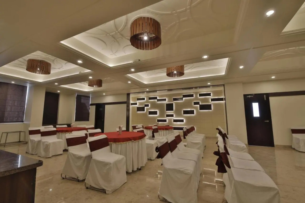 Hotel Grand Safari