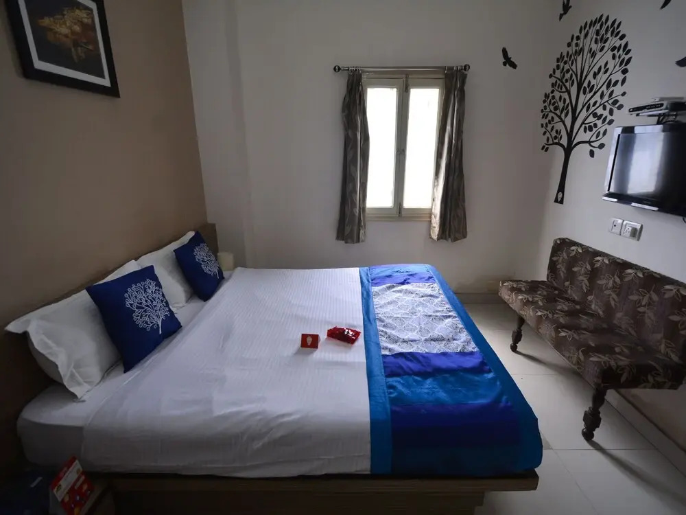 OYO 3996 HKJ Residency