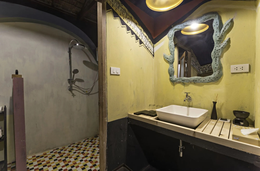 The Privilege Hotel Ezra Royal Garden