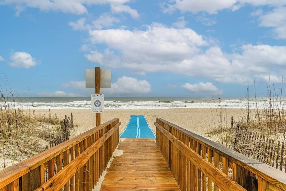 Steps to Sand! Family Ocean Isle Beach Retreat