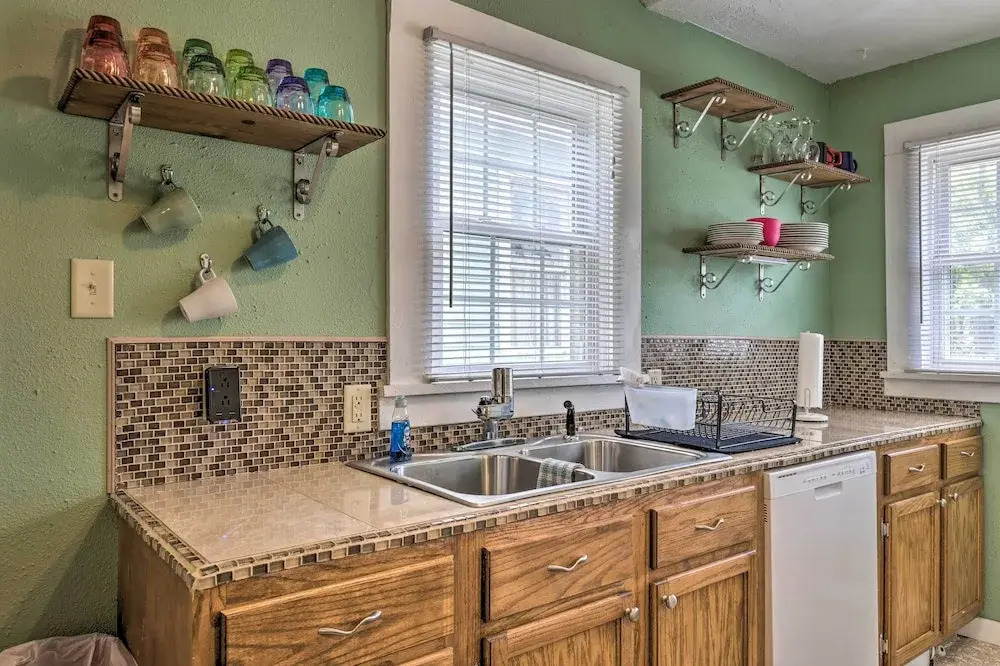 Cozy Gulfport Home: Walk to Beach, Marina & Casino