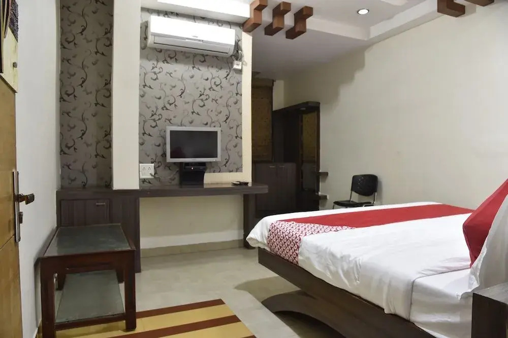 Oyo 49896 Hotel Ic Inn
