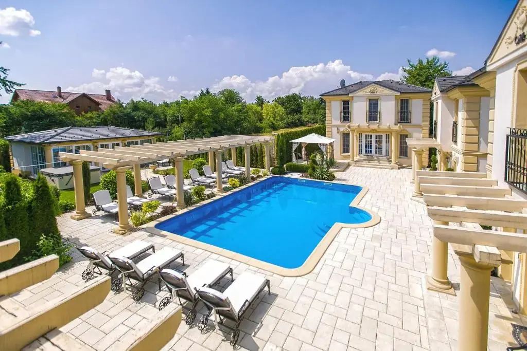 Luxury-Villas