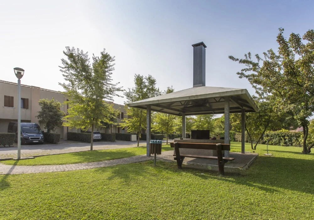 Modern Residence With Pool Quiet Location - Apartment With Private Garden