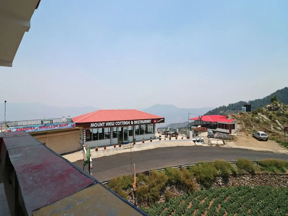 OYO 15135 Himalaya View