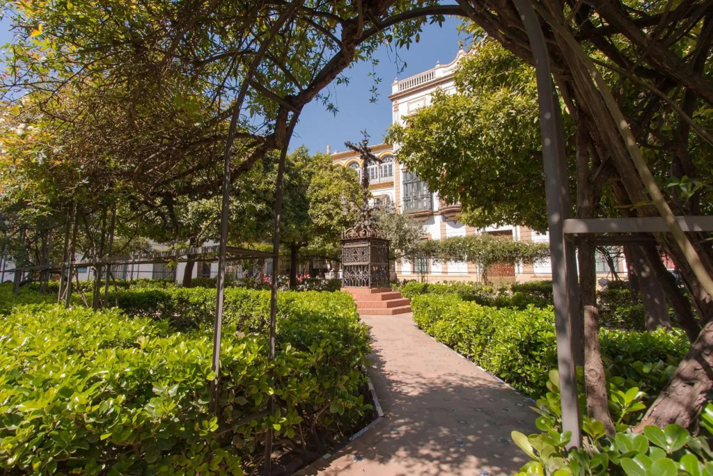 Alkazar Gardens Old Town 6 pax