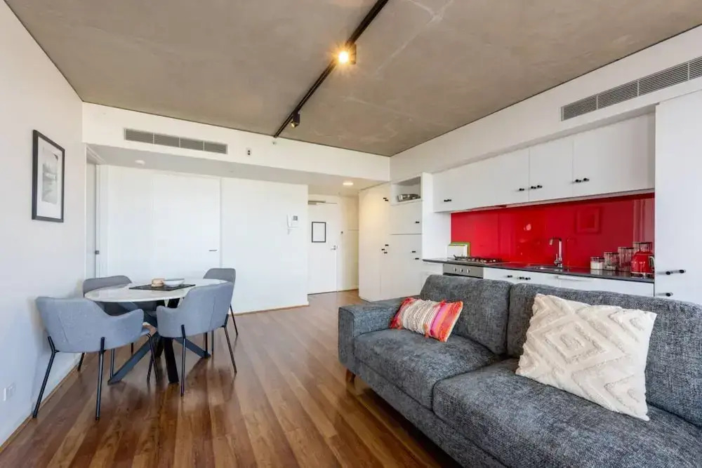 Stylish 2-bed Apt in Southbank With Parking